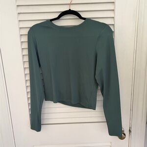 NWOT LONG SLEEVE CROP TOP